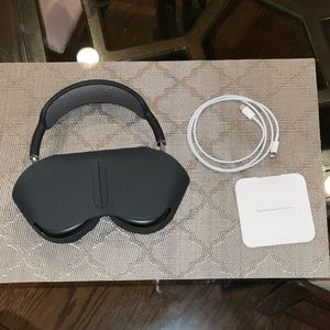 Apple AirPods Max Wireless Over-Ear Headset - Space Gray